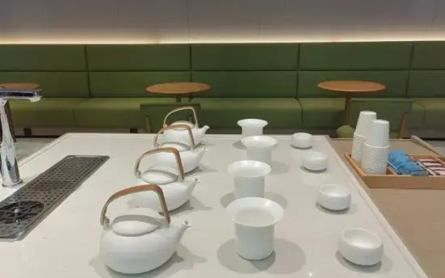 JI Hotel (Urumqi Altay Road Zhongyinggong Subway Station)