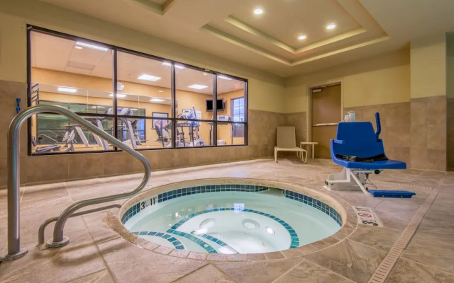 Holiday Inn Express Hotel & Suites Clovis