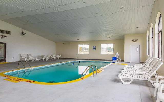 Red Lion Inn & Suites Pontoon Beach