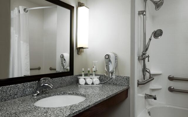 Holiday Inn Express & Suites Omaha South - Ralston Arena, an IHG Hotel