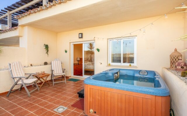 Unbeatable terrace and Jacuzzi