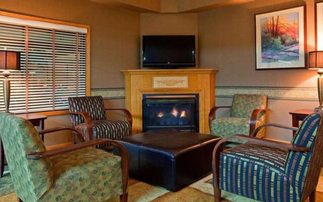 Norwood Inn & Suites Eagan MSP Airport