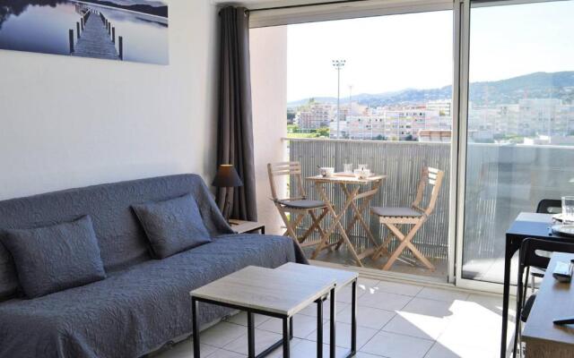 Appartement Le Lavandou, 1 pièce, 2 personnes - FR-1-251-391
