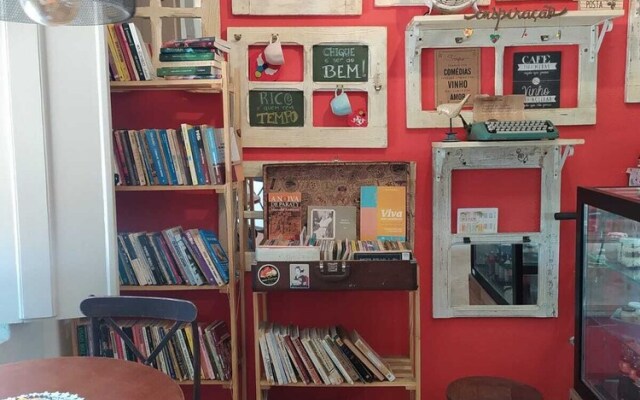 Com Verso e Prosa RePouso e café