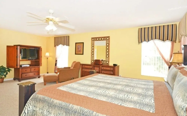 Pine Forest Chateau 5 Bedroom Home by RedAwning