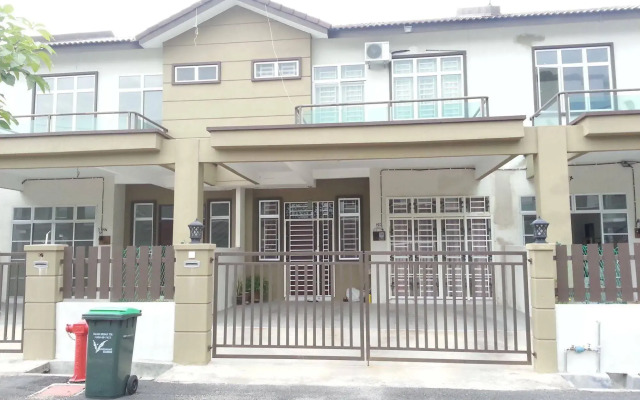 Noor Homestay