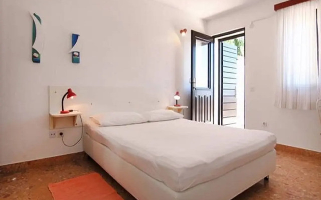 Mat - in a Cosy Stone House - SA1