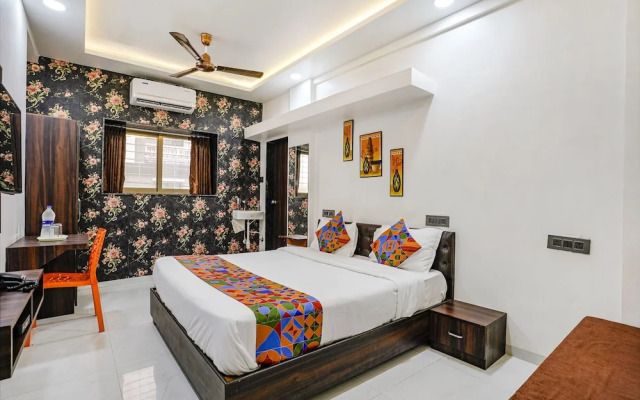 Fabhotel The Regal Inn