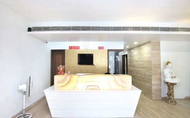 OYO 15565 Hotel Midtown