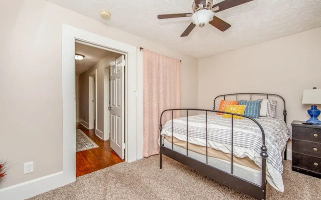 The Broadfoot Bungalow