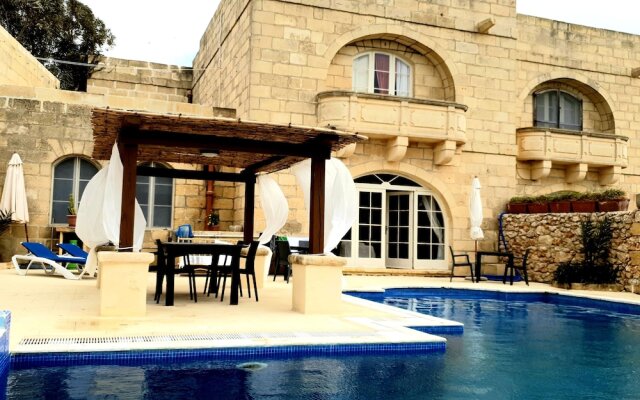 Panoramic Farmhouse