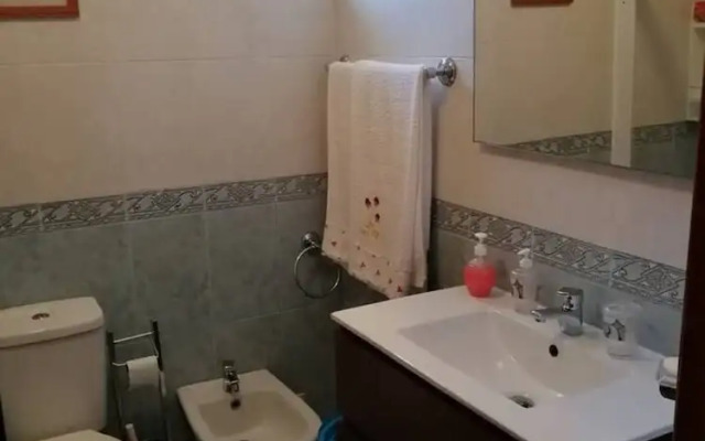 2 Bed Flat - Sleeps 5 - Parking - Wifi