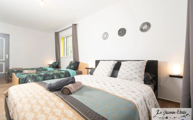 Meublé de tourisme " Le Jasmin Étoilé"- Hell-Bourg - SALAZIE