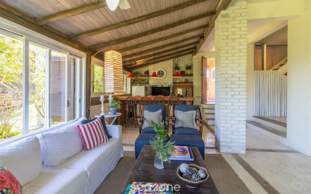 Comfortable Duplex in Praia do Rosa - SC Rfe000