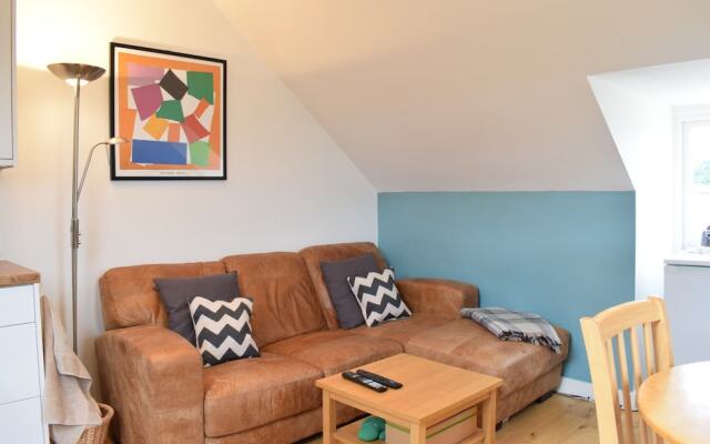 Modern 2 Bedroom Maisonette