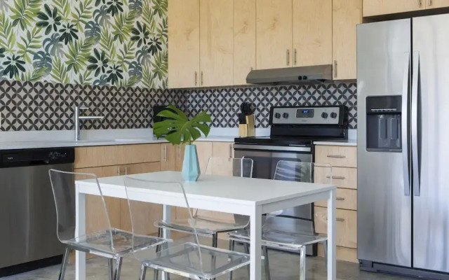 Sonder Biscayne Stunning 3BR + Balcony