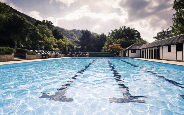 Sunday Box Hill Burford Bridge Hotel