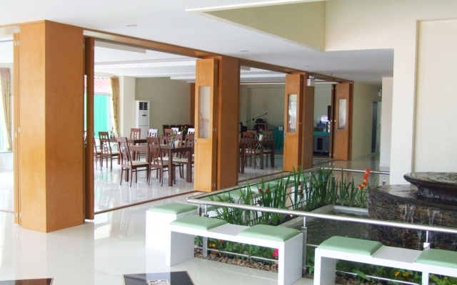 Rueanrimnam Hotel – Lobby – Roi Et