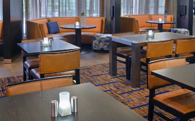 Courtyard By Marriott Hartford/Windsor Airport