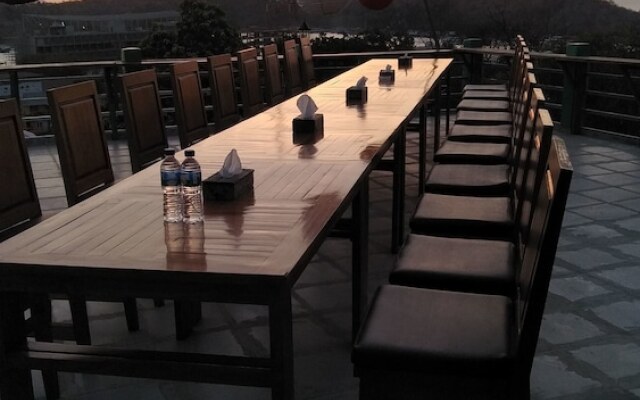 Pesona Restaurant and Room