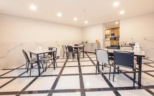 10 KEYS Boutique Hotel