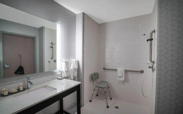 La Quinta Inn & Suites by Wyndham West Memphis
