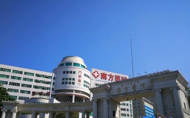 Borrman Hotel Guangzhou Jingxi Nanfang Hospital Metro Station