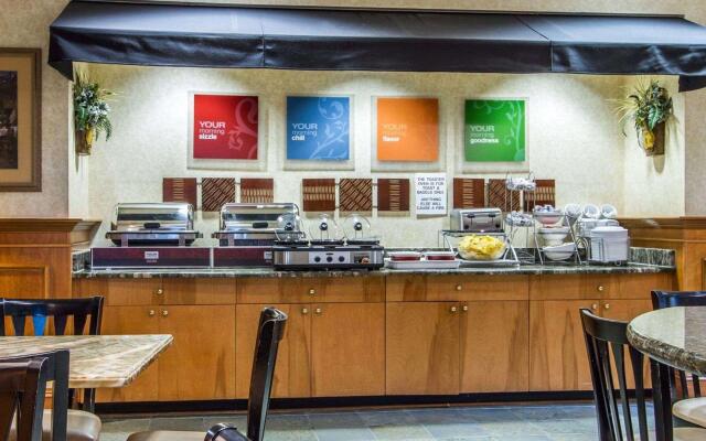 Comfort Suites Airport