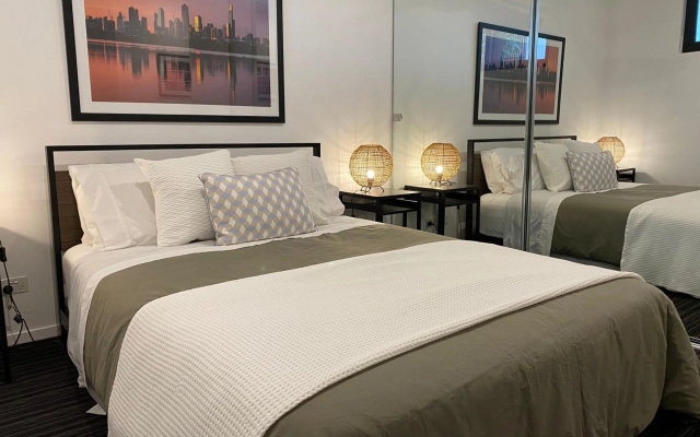 Modern, Quiet 1 Bed Apt on Fitzroy St, Opposite Albert Park – Guest Rooms – Melbourne