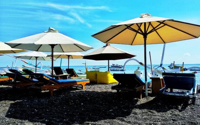 COCONUT BEACH BUNGALOWS & WARUNG Exst TemanTeman 2