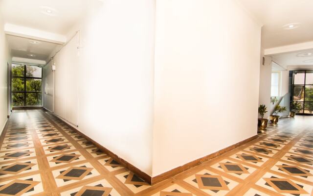 OYO 4998 Sara Residency