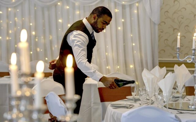 Broadfield Park Hotel