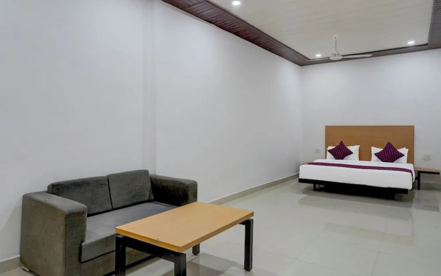 Hotel Downtown Noida Sector 15