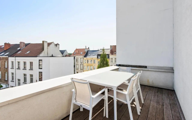 Classy Apartment in City Center with Large Balcony