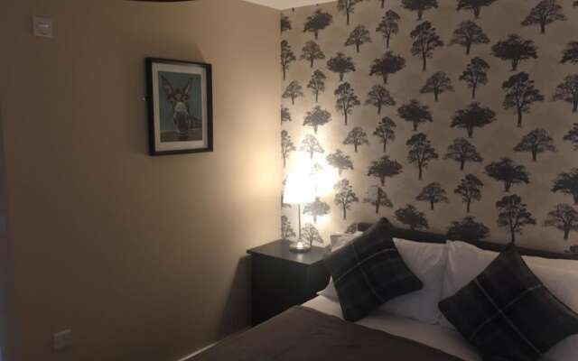 Red Lion Breachwood Green, Rm3