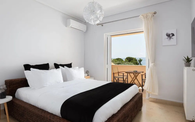 Eretria Luxurious Seafront Villa