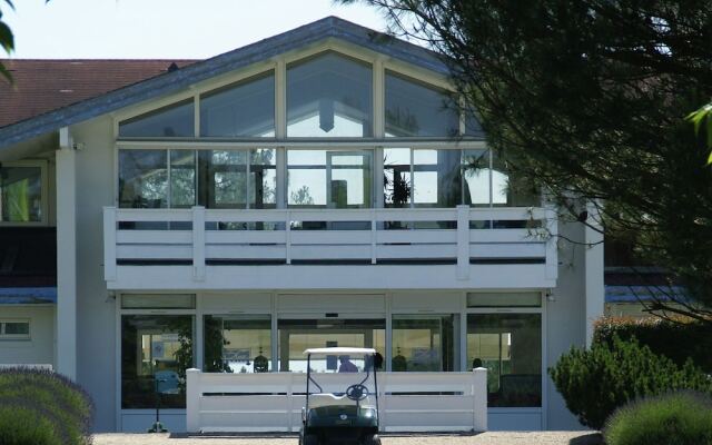 Semi-Detached Holiday Home in Green Surroundings