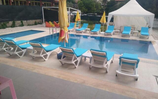 Paddys Apartments, Hisarönü