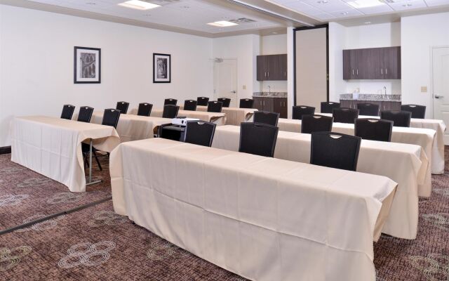 Holiday Inn Express & Suites Effingham by IHG