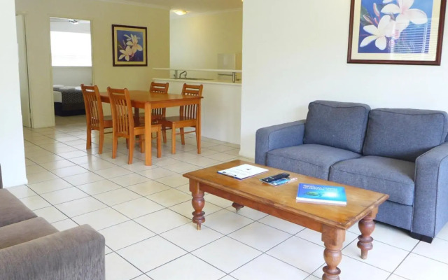 Cairns Queenslander Hotel & Apartments