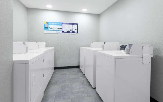 Clarion Hotel & Suites