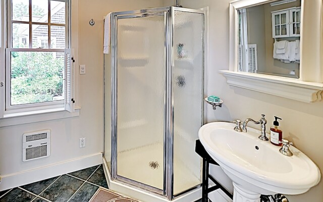 34 Edgartown - 2 Br Home