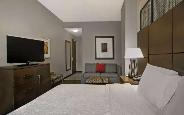 Hampton Inn & Suites Austin @ The University / Capitol