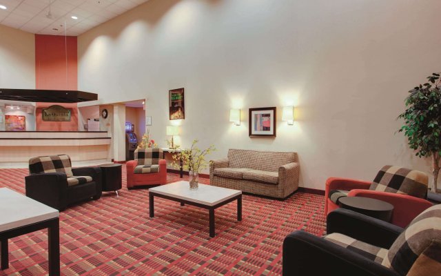 La Quinta Inn & Suites by Wyndham Fairfield NJ