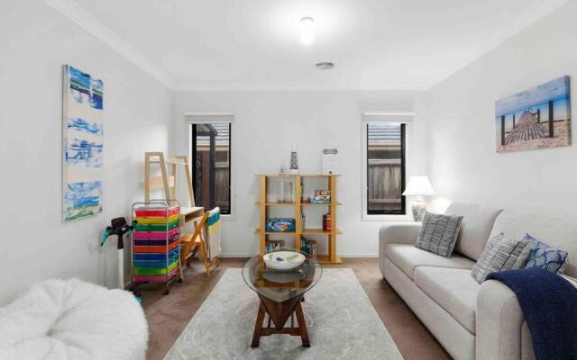 Corymbia Barwon Heads Modern Family Getaway!