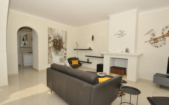 Villa With Views Like the Pool, Sea, Meia Praia