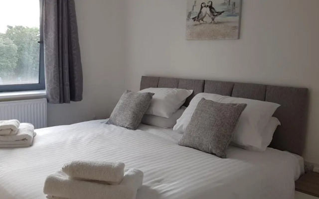 Horseshoe Apartments