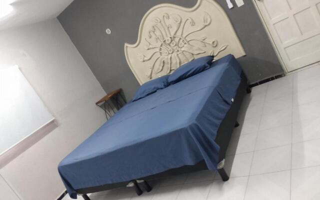 Casa Ixchel 450m to Downtown, Wifi, Hot water, AC