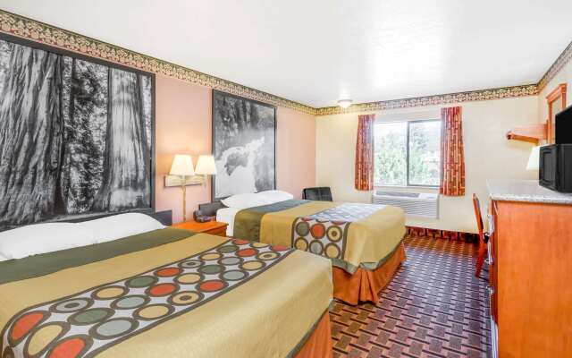 Super 8 by Wyndham Grants Pass