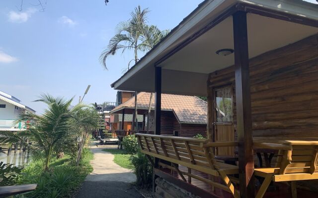 Ban Suan Bang Toei Homestay